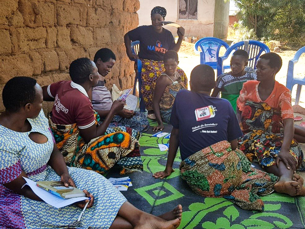 Pregnant women participate in a NAWEZA small group discussion session.